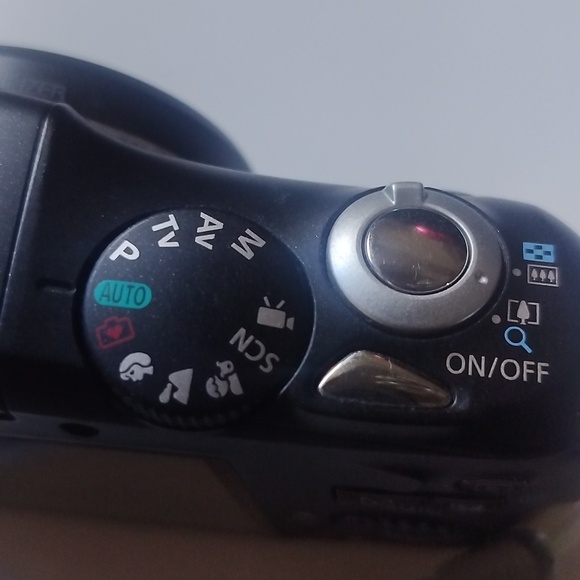 Canon PowerShot SX130, 12 Times Optical Zoom - Picture 4 of 8